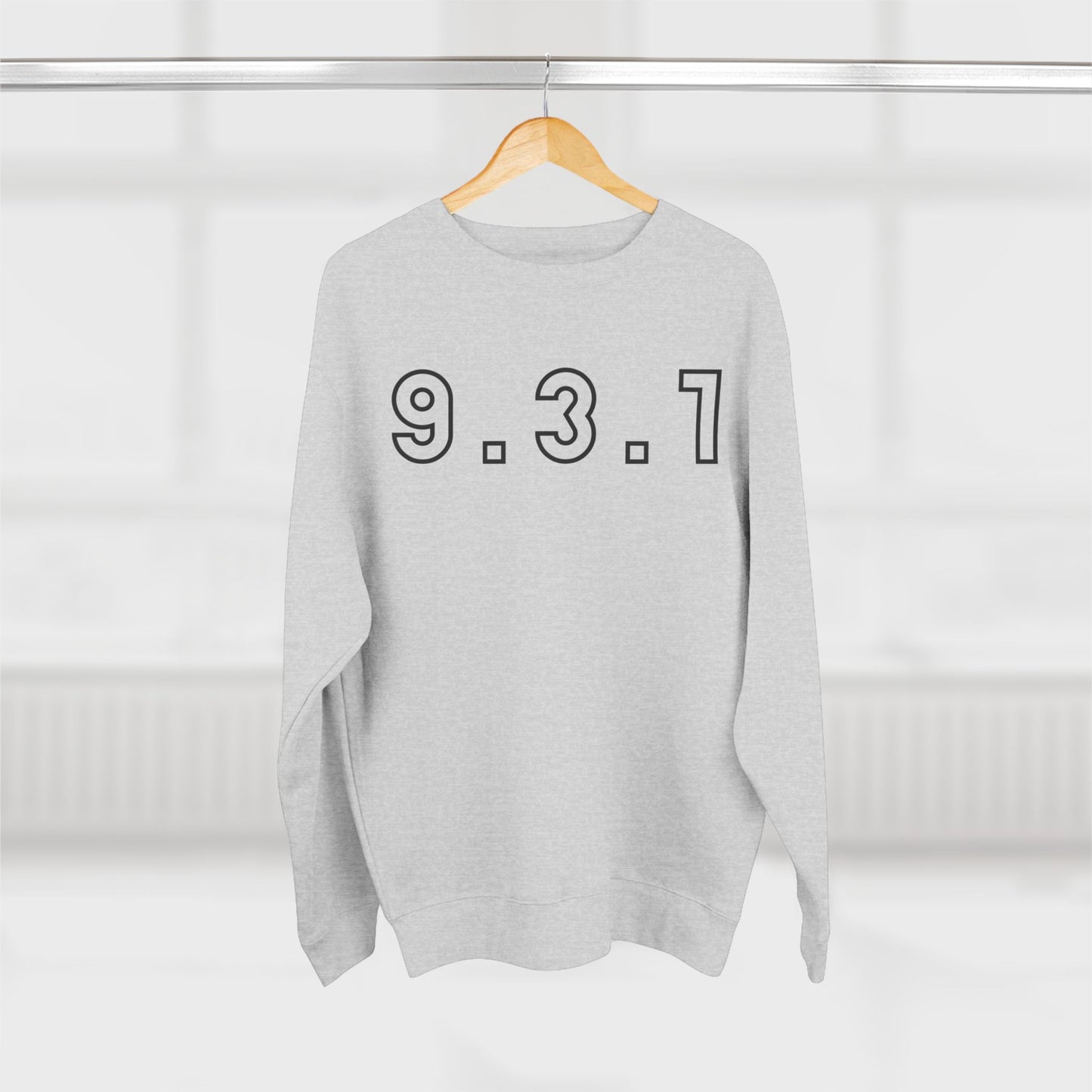 931 Crewneck Black Words